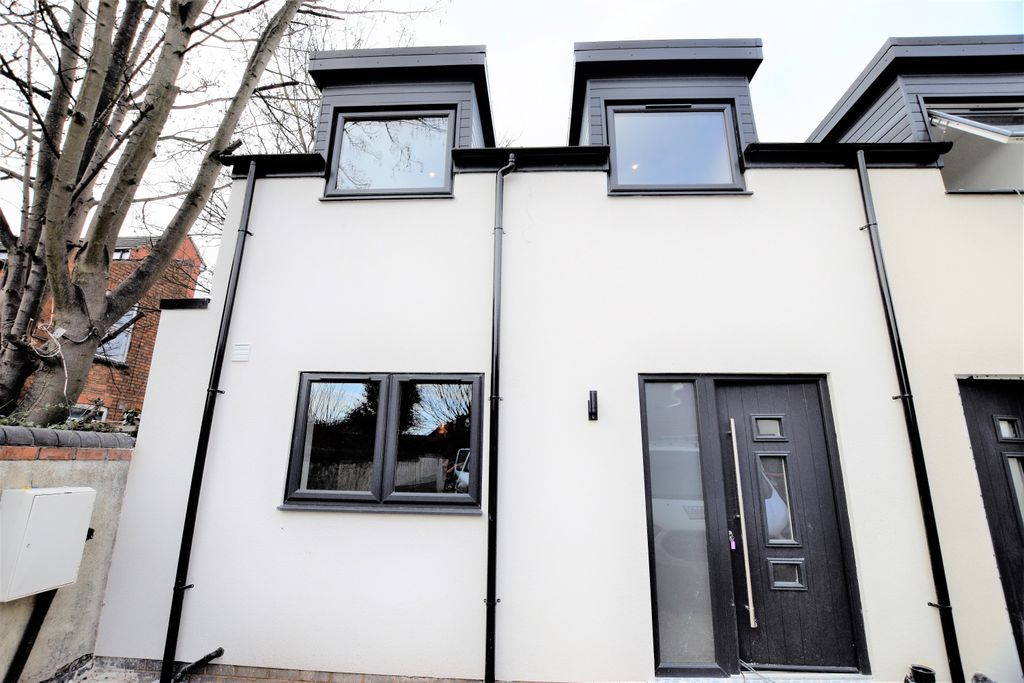 Property photo 1 of 7 Photo 01