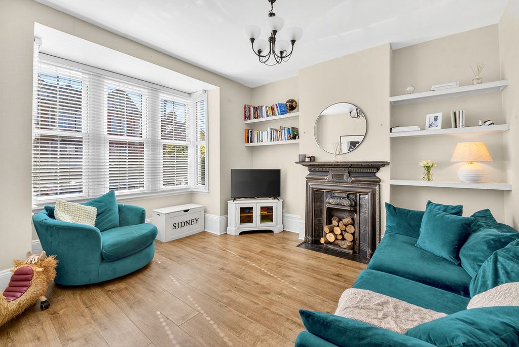 Property photo 2 of 20