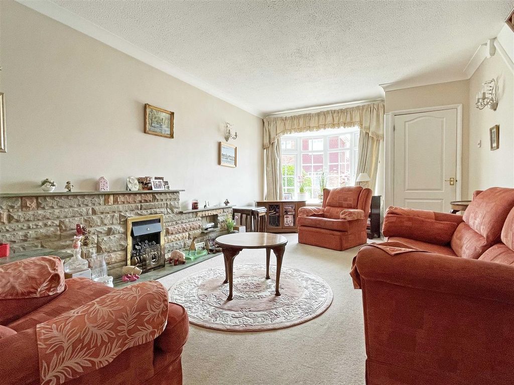 Property photo 3 of 21 L2.Jpg