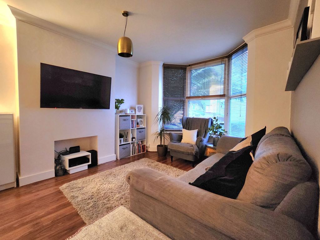 Property photo 2 of 11