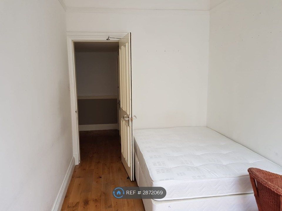 Property photo 2 of 35