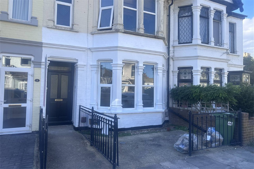 Property photo 1 of 10 (Main)