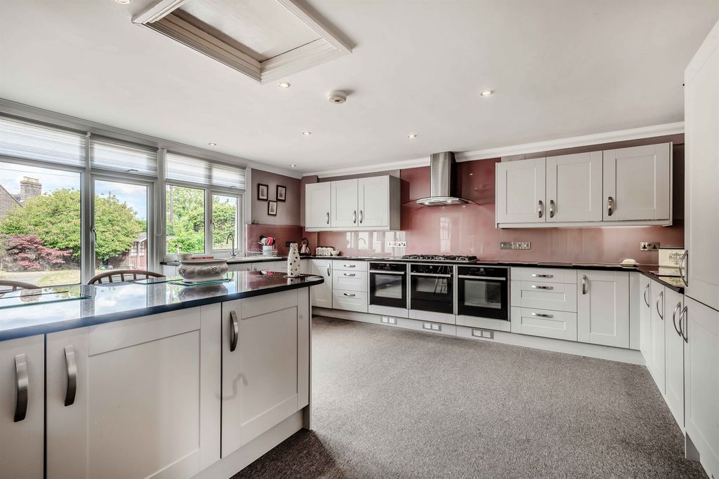 Property photo 2 of 13