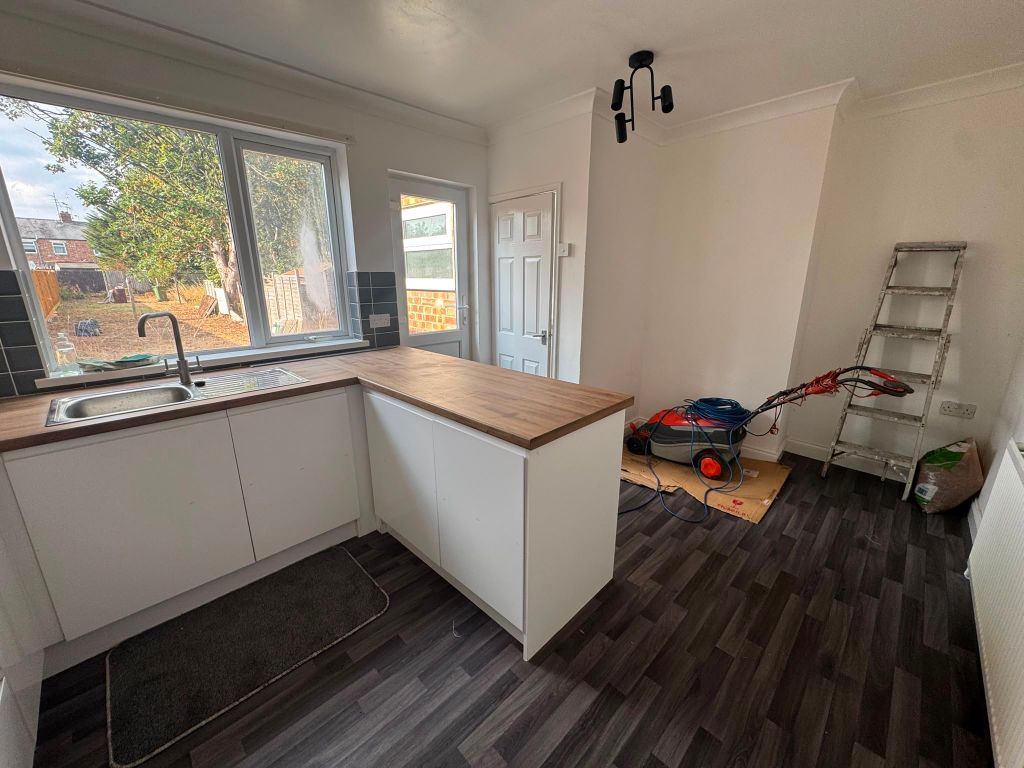 Property photo 3 of 6 Kitchen