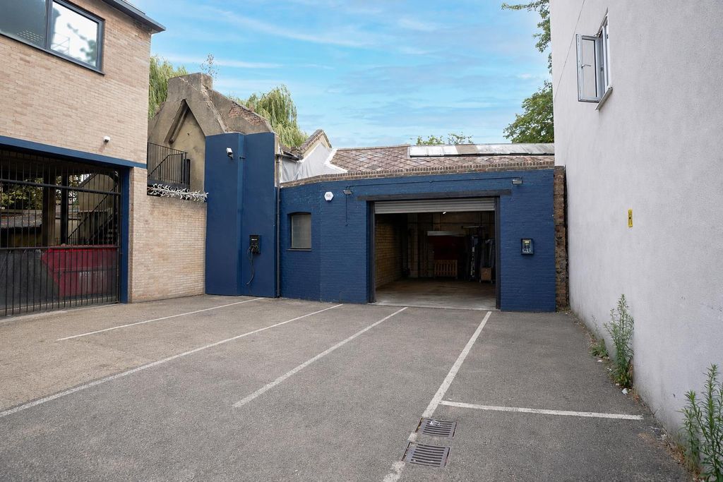 Property photo 1 of 6 Outside Image.Png