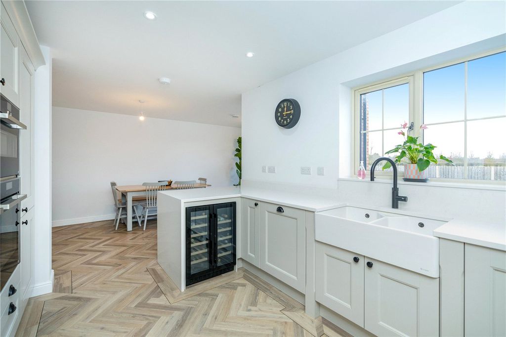 Property photo 3 of 19 Picture No. 13