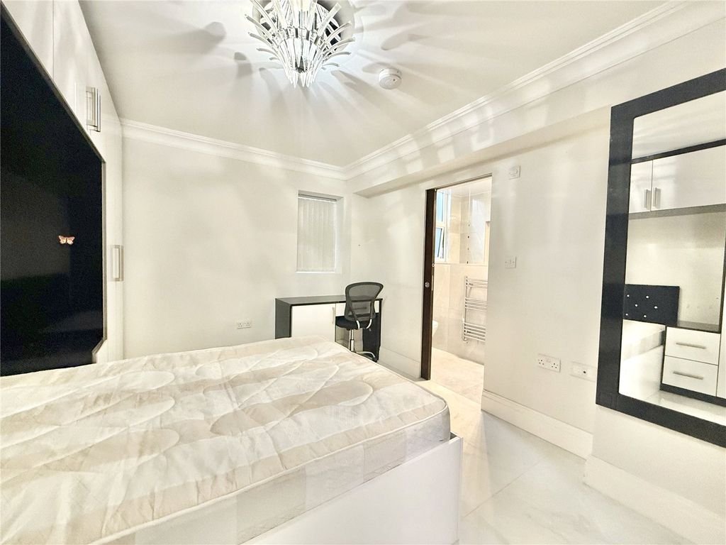 Property photo 3 of 9 Picture No. 18