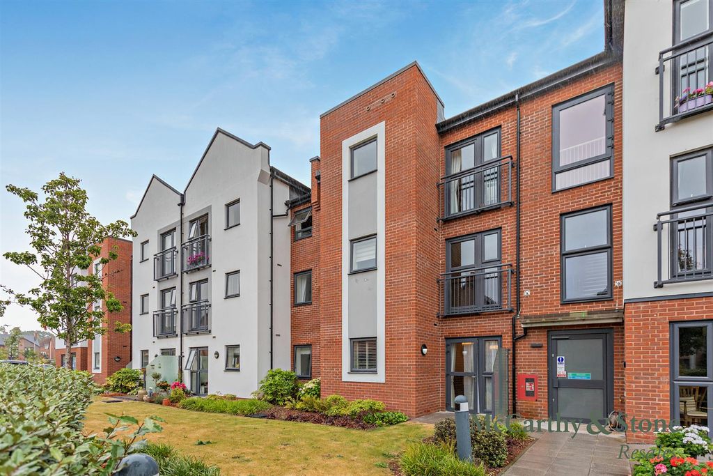 Property photo 1 of 16 Pym Court