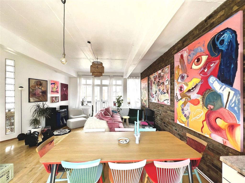 Property photo 3 of 29 Kitchen