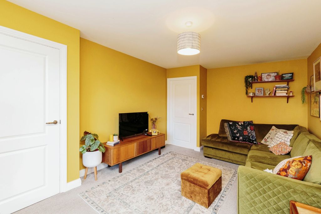 Property photo 2 of 20 Lounge