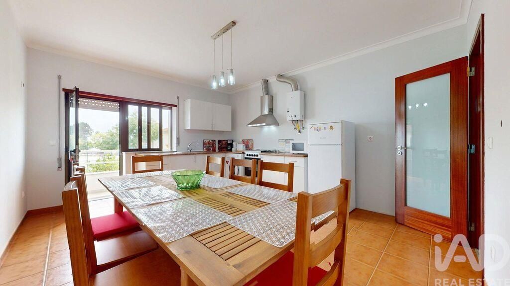 Property photo 3 of 33