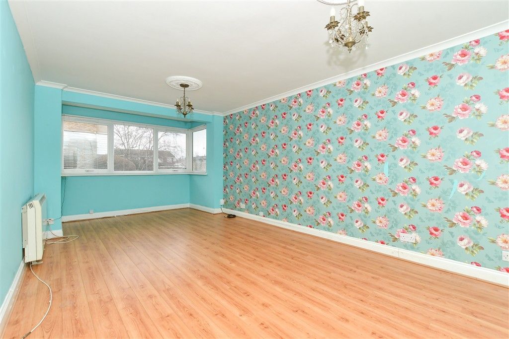 Property photo 1 of 12 Lounge/Diner