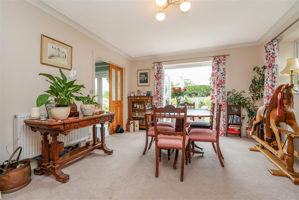 Property photo 3 of 25
