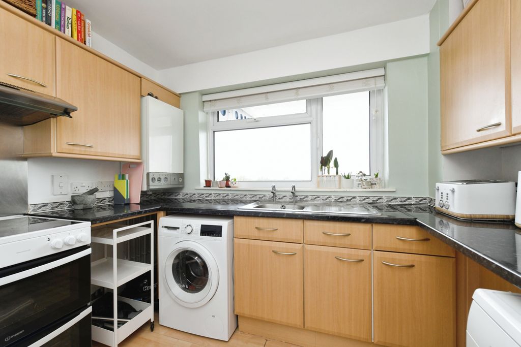 Property photo 3 of 14 Kitchen