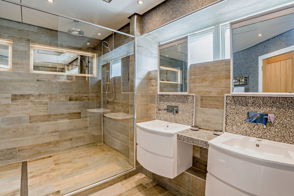 Additional image 17 of 5 bed detached house for saleBurnside, Kinclaven Crescent, Murthly, Perth PH1