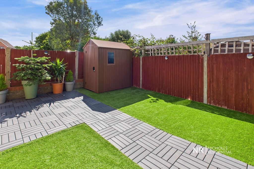 Property photo 3 of 12 Garden