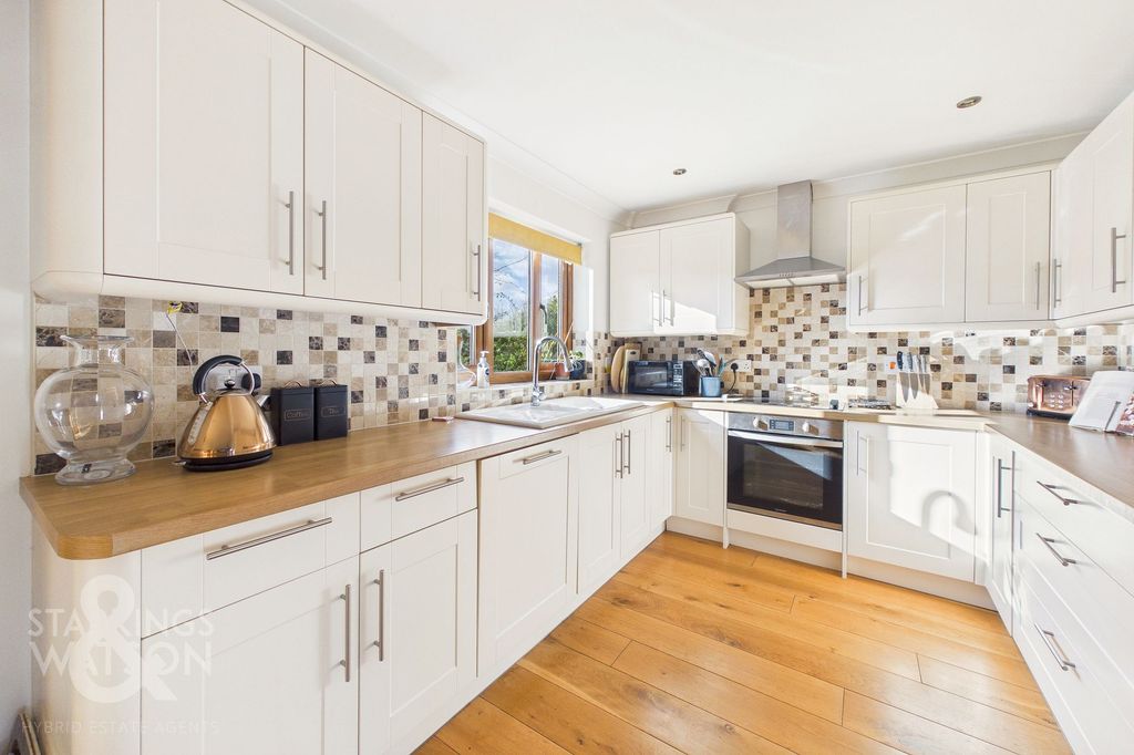 Property photo 3 of 26