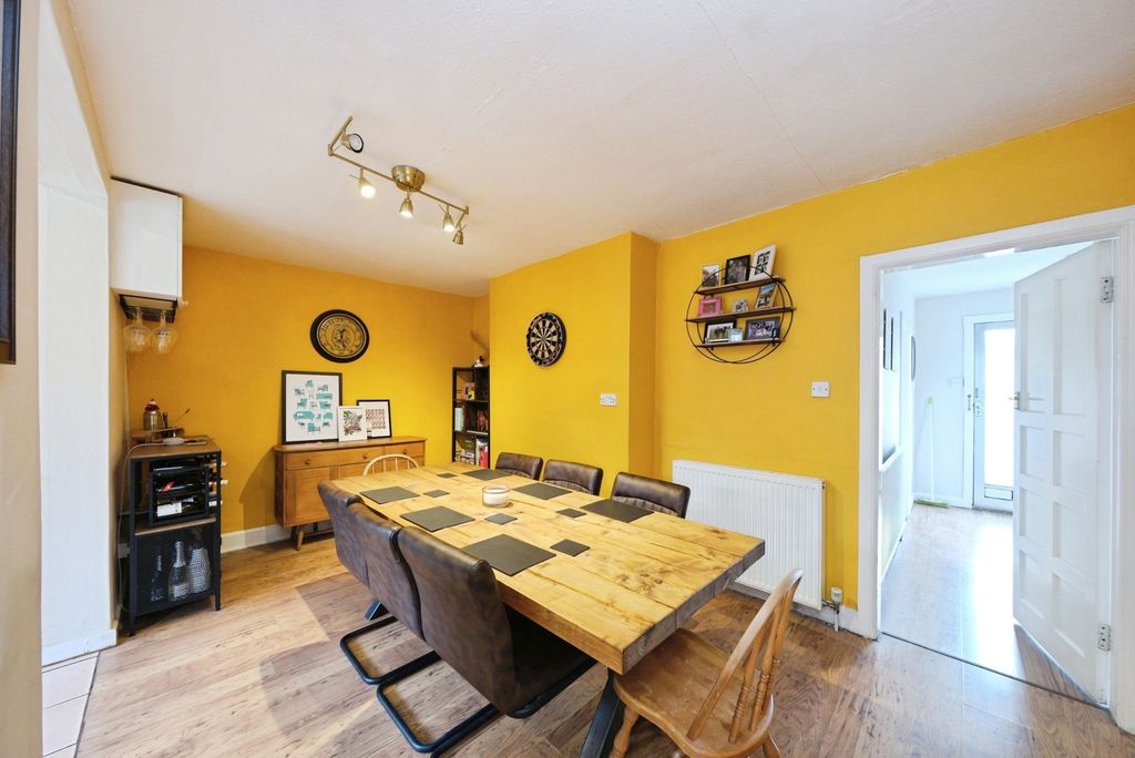 Property photo 2 of 15 Pbox-Img.Jpg