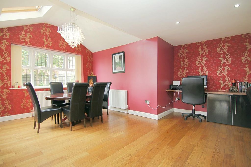 Additional image 10 of 5 bed detached house for saleSycamore Chase, Pudsey LS28