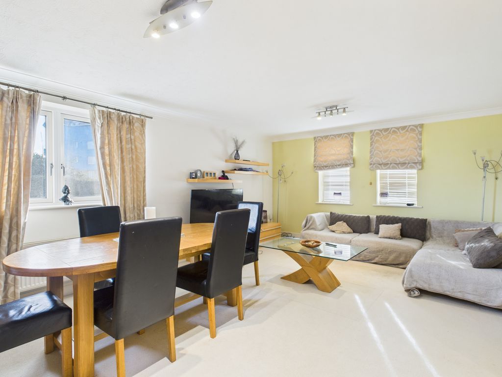 Property photo 3 of 17 Photo 5