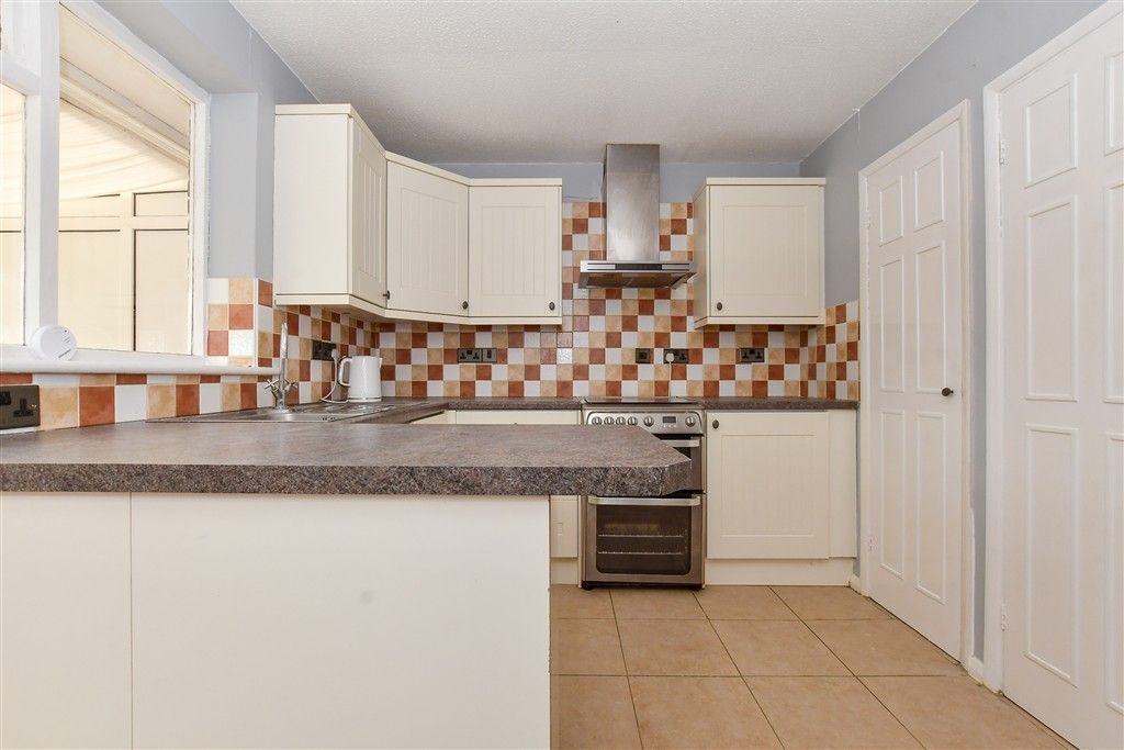 Property photo 1 of 17 Kitchen