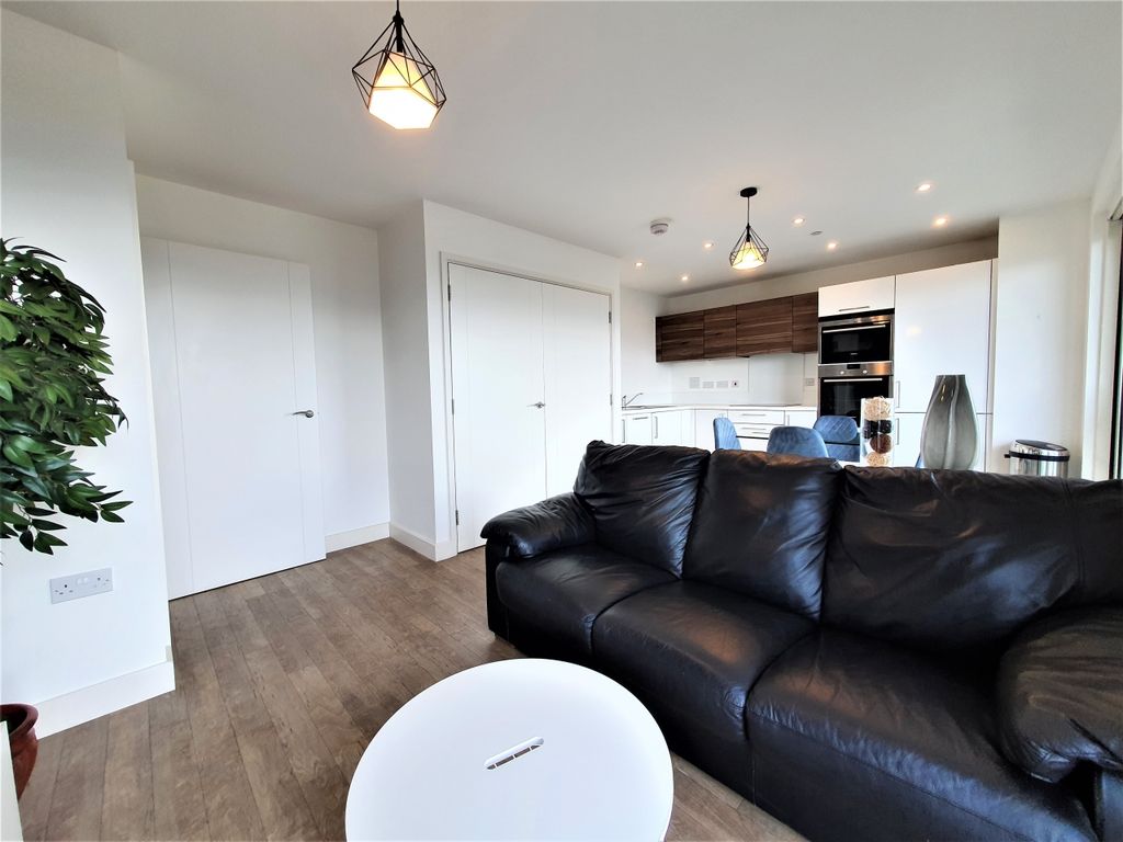 Property photo 2 of 7 Rec 2