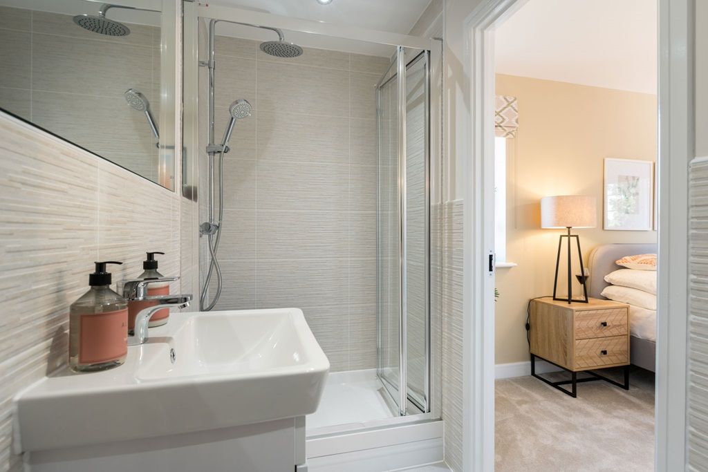 Property photo 1 of 12 A Modern And Elegant En-Suite Shower Room