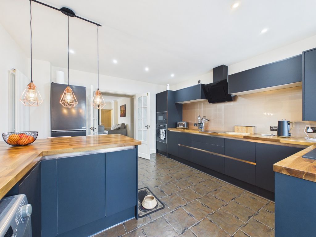 Property photo 3 of 12 4880208