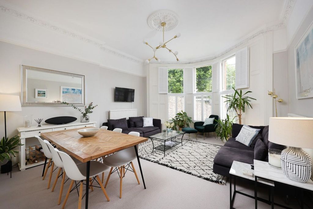 Property photo 1 of 20 4@12 Oakfield Grove 1.Jpg