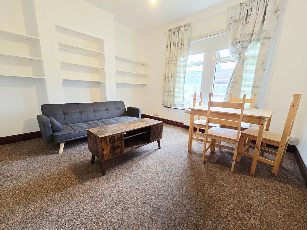 Property photo 2 of 6
