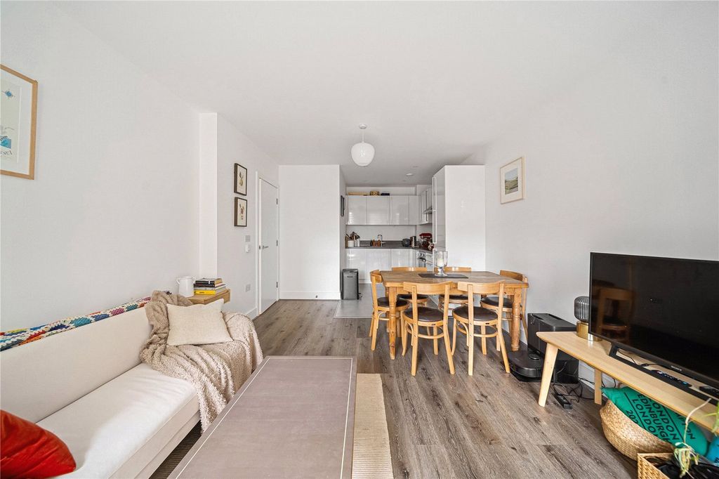 Property photo 3 of 11 Picture No. 06