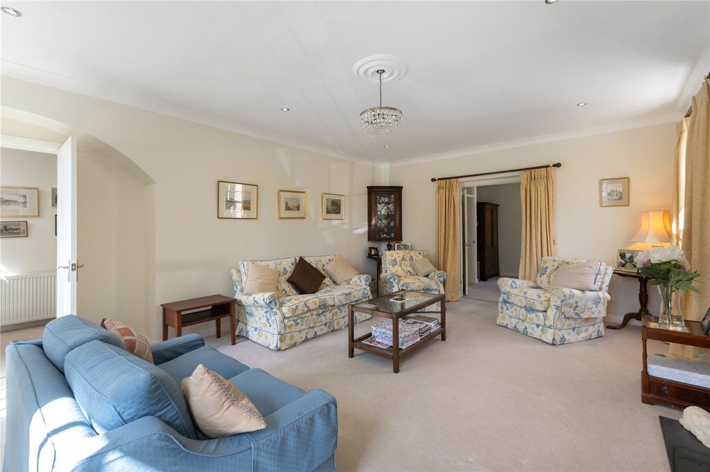 Property photo 3 of 24 Sitting Room