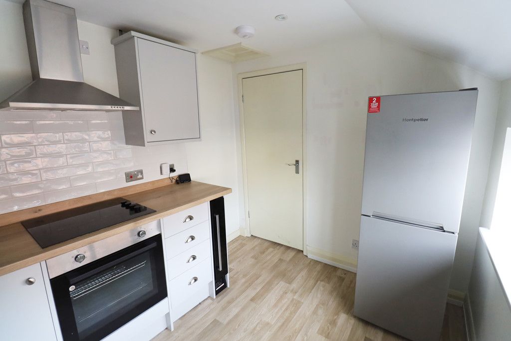 Property photo 3 of 10 Photo 2