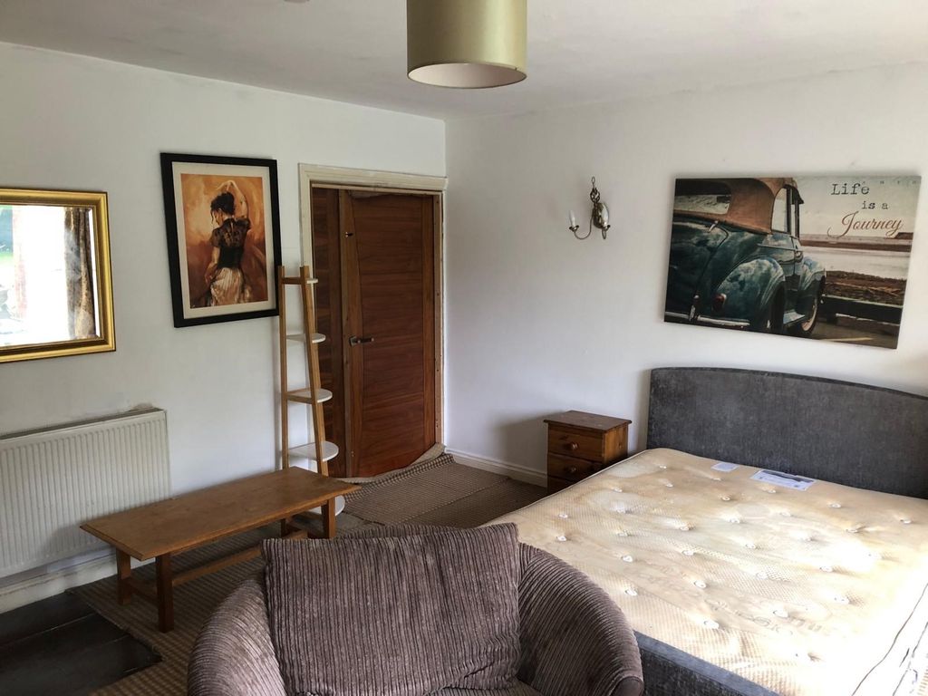 Property photo 1 of 4