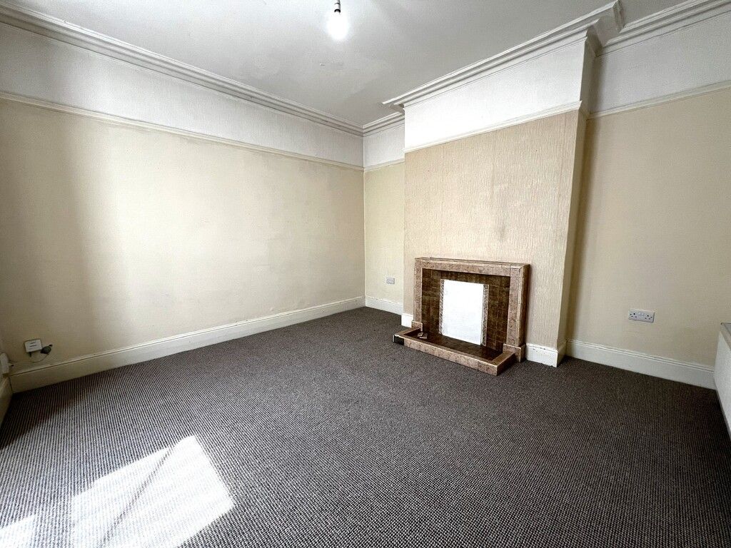 Property photo 3 of 17 108 Lettings
