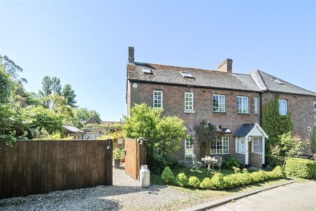 Property photo 1 of 23 26-681Fbf25472Cb-1289389-Arw-26.Jpg