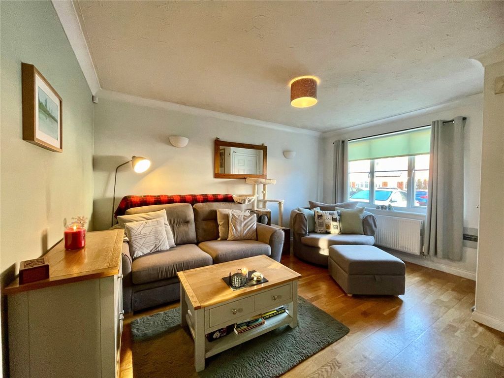 Property photo 2 of 9 Lounge