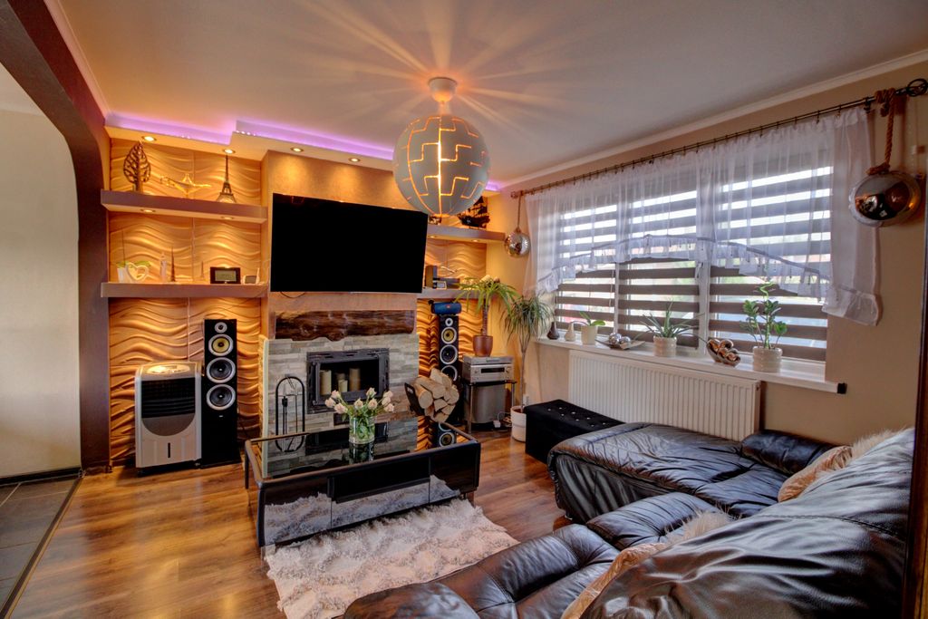 Property photo 2 of 23 2
