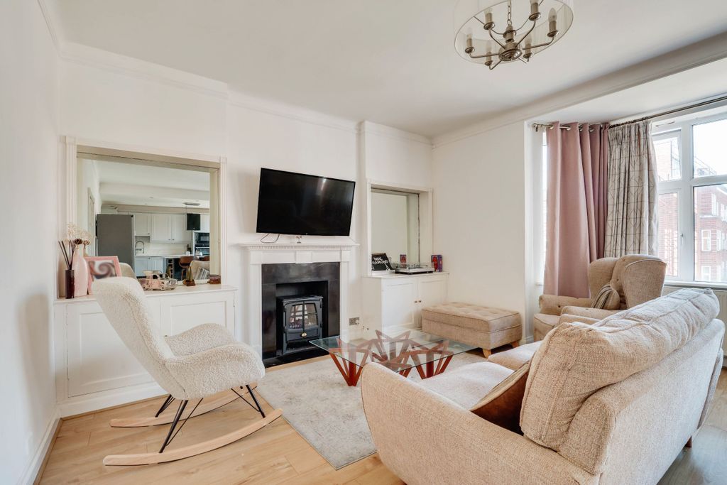 Property photo 2 of 17