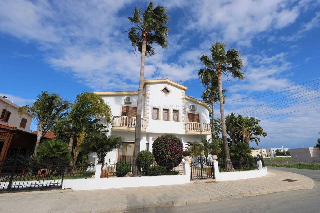 Property photo 1 of 26