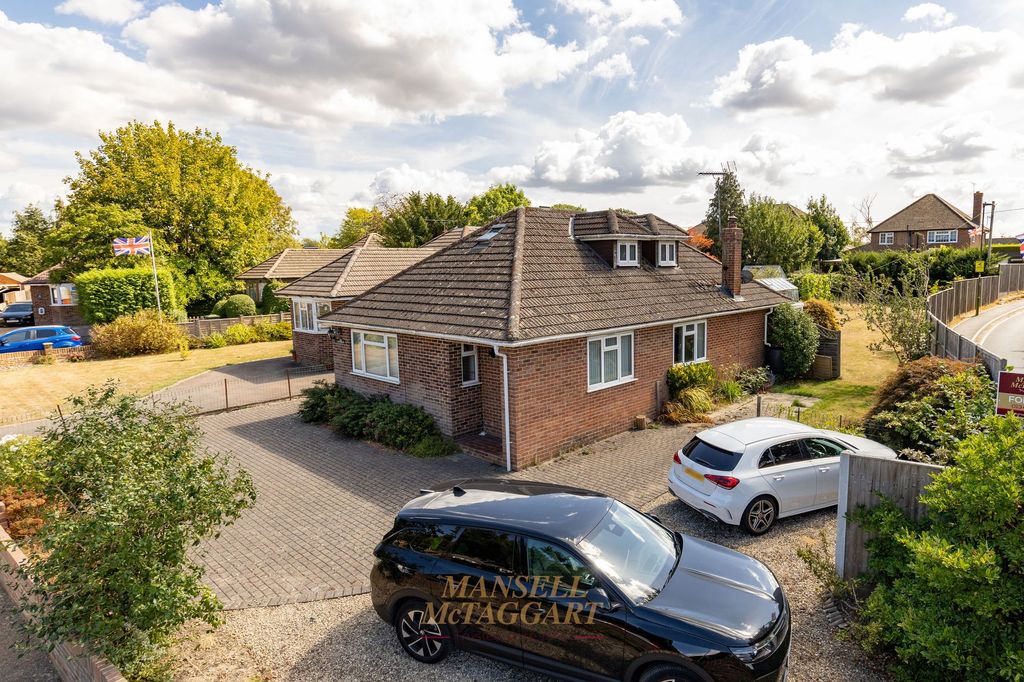 Property photo 2 of 32