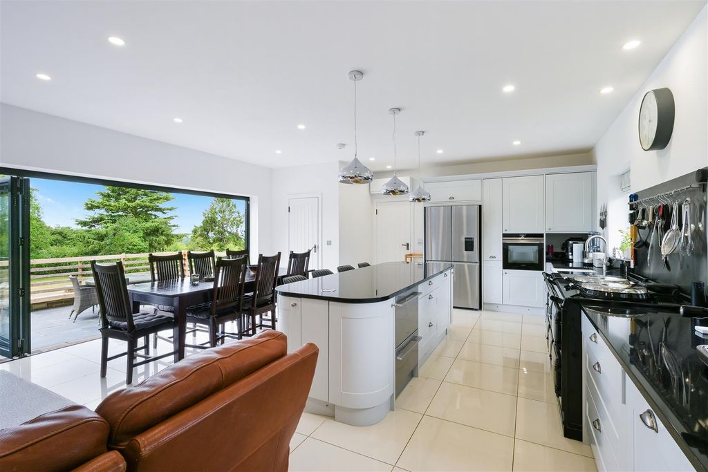 Property photo 3 of 49 Uplands- (33).Jpg