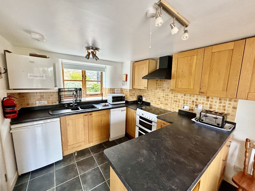 Property photo 3 of 9 Gallery