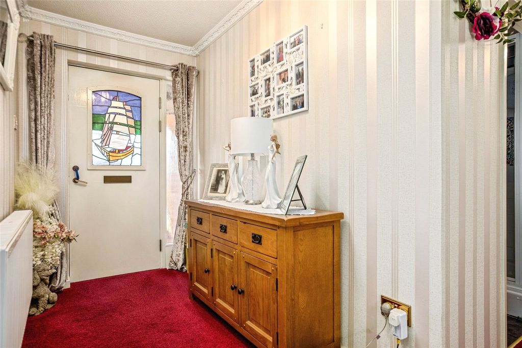 Property photo 3 of 35 Picture No. 24