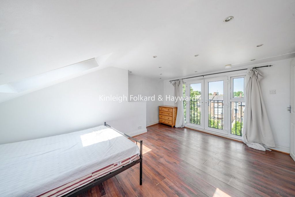 Property photo 3 of 16 Picture No. 27