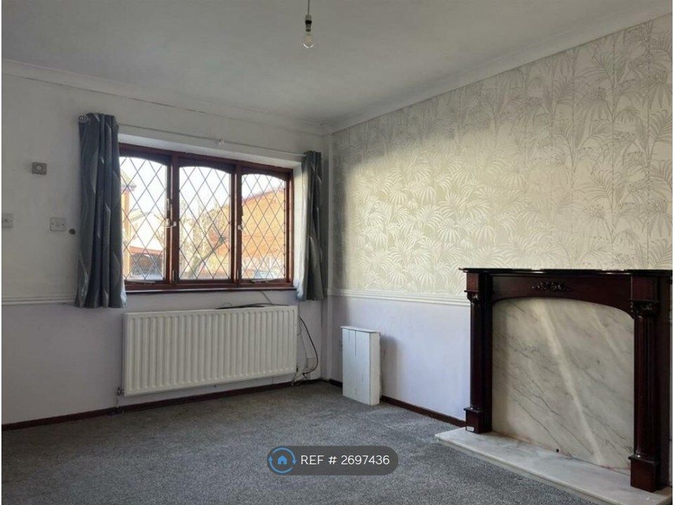 Property photo 2 of 8 Living Room