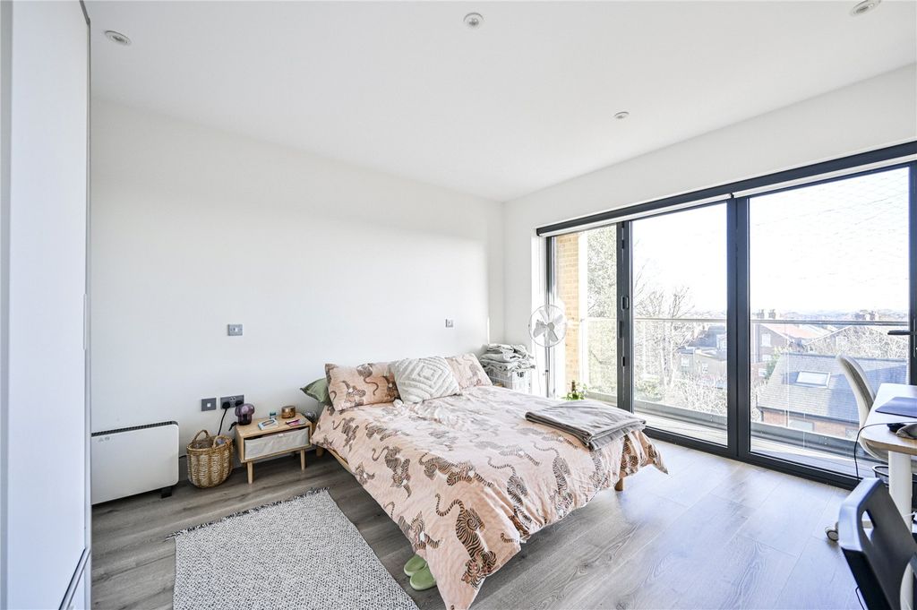 Property photo 2 of 14 Picture No. 10