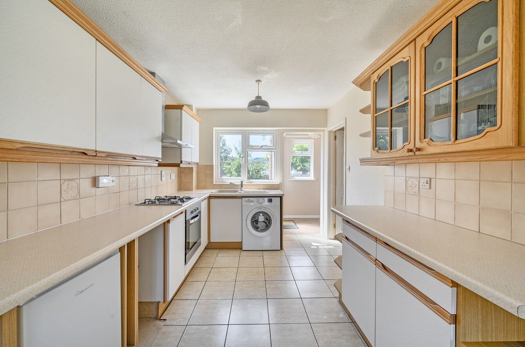 Property photo 3 of 27 1316646-4-686d76E...
