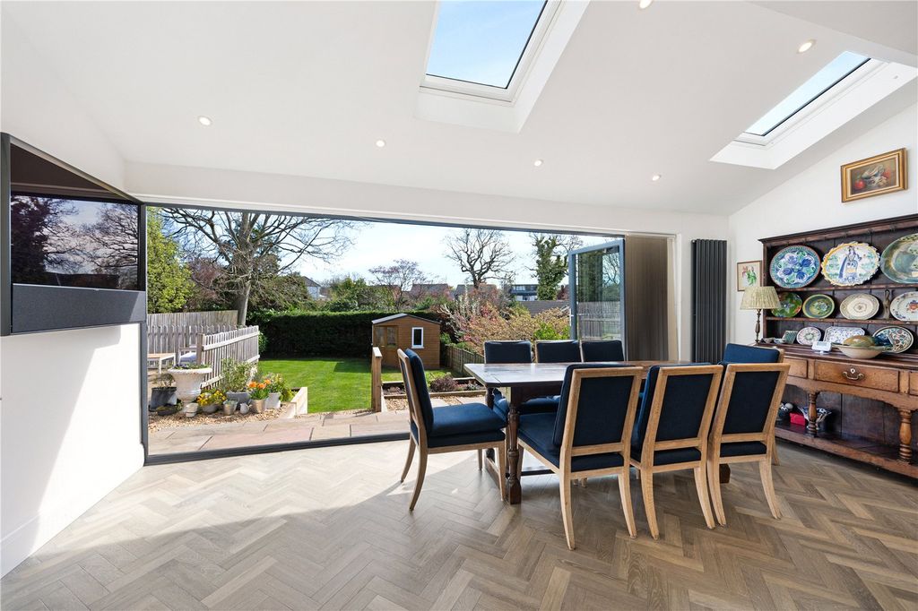 Property photo 3 of 14 Dining