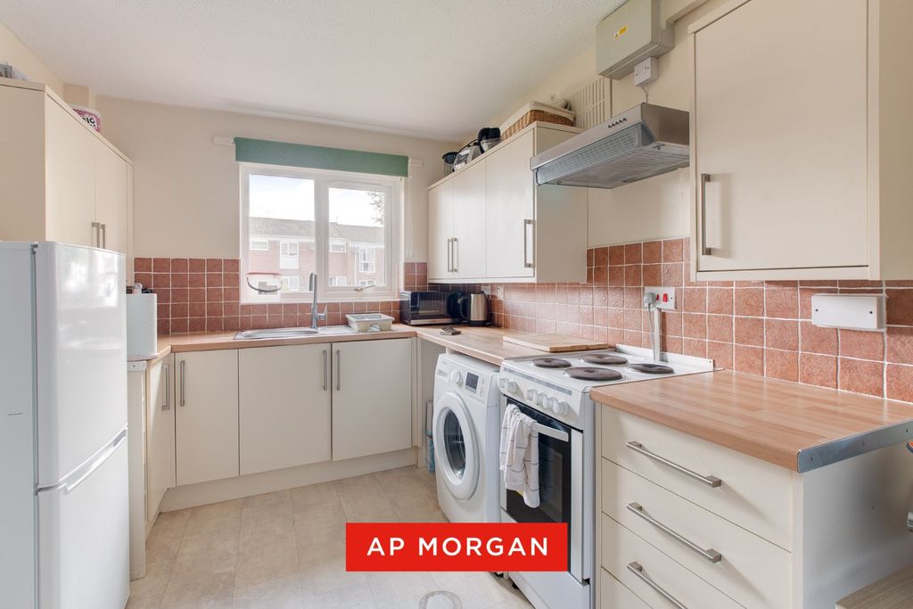 Property photo 2 of 12 Picture No. 14